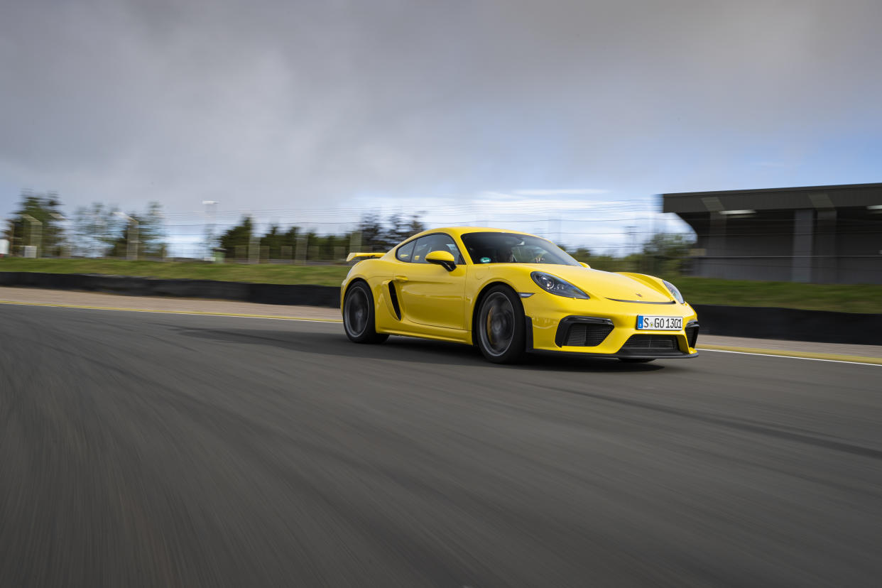 Porsche Cayman GT4 Dynamic