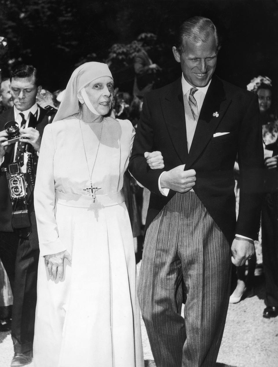 UNITED KINGDOM - JANUARY 01:  Prince Philip Of England And His Mother Princesse Alice Of Battenberg  (Photo by Keystone-France/Gamma-Keystone via Getty Images)