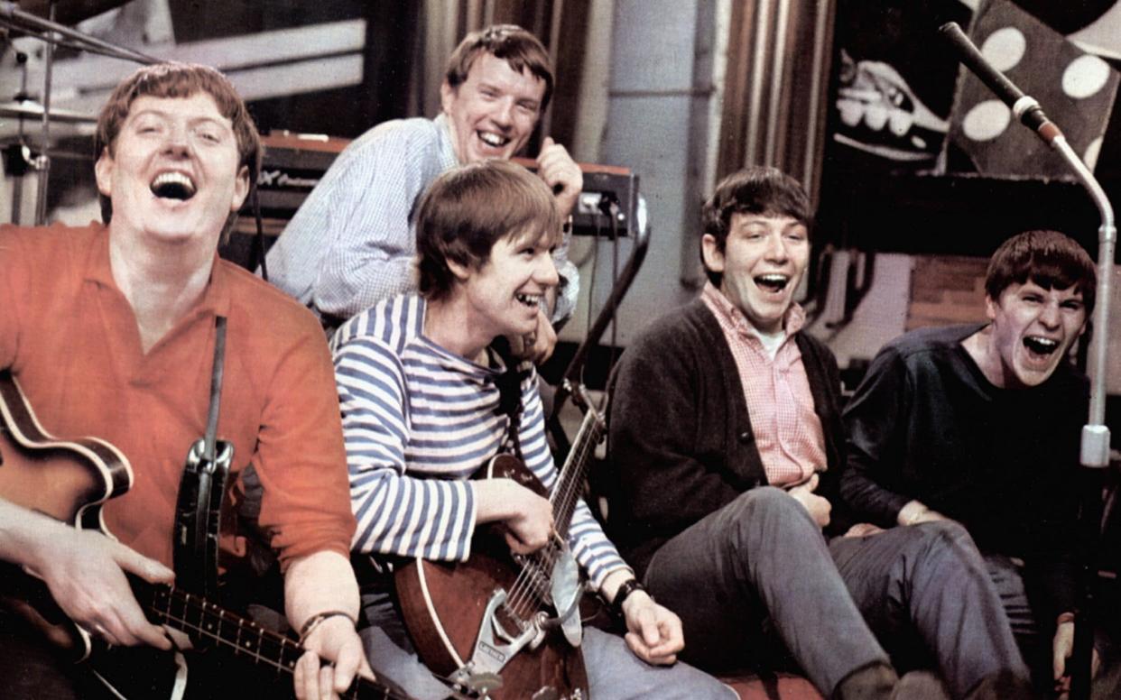 Chas Chandler, Hilton Valentine, John Steel, Eric Burdon, Alan Price at Television House, Kingsway  -  Redferns