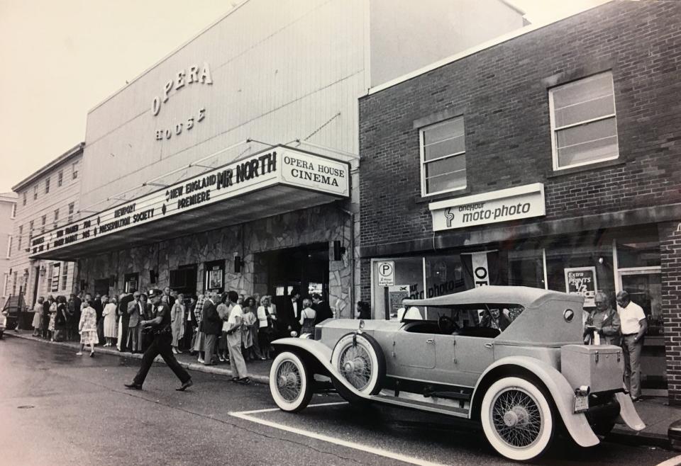 Moviegoers line up at the former Opera House for the premier of Mr. North, which was filmed largely in Newport, in July 1988.