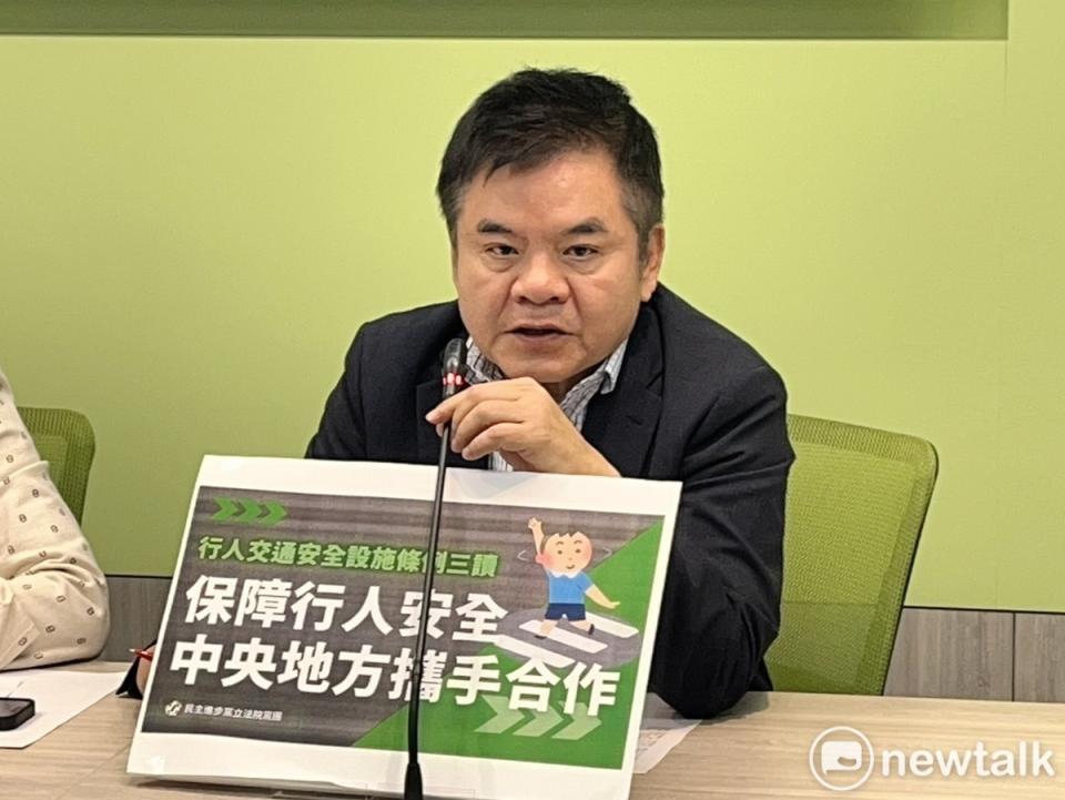 民進黨書記長莊瑞雄認為「代投票」主要爭議在是誰按下表決鍵。   圖：金大鈞/攝