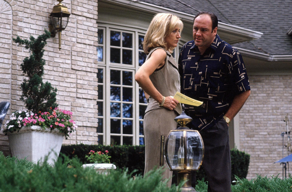 The Sopranos Season 1 – Edie Falco as Carmela Soprano and James Gandolfini as Tony Soprano (Home Box Office Inc. All Rights Reserved. Ron Batzdorff)