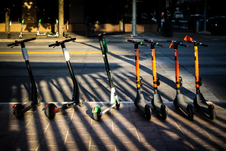 Bleiben bei Alkoholkonsum besser stehen: E-Scooter (Bild: Getty).