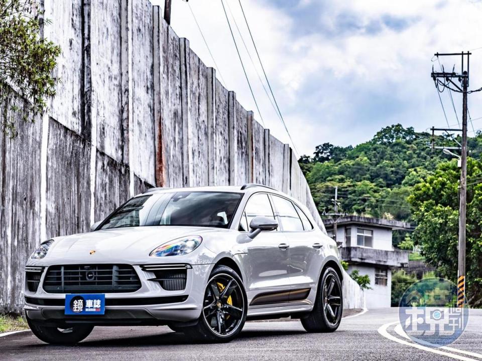 PORSCHE Macan Turbo