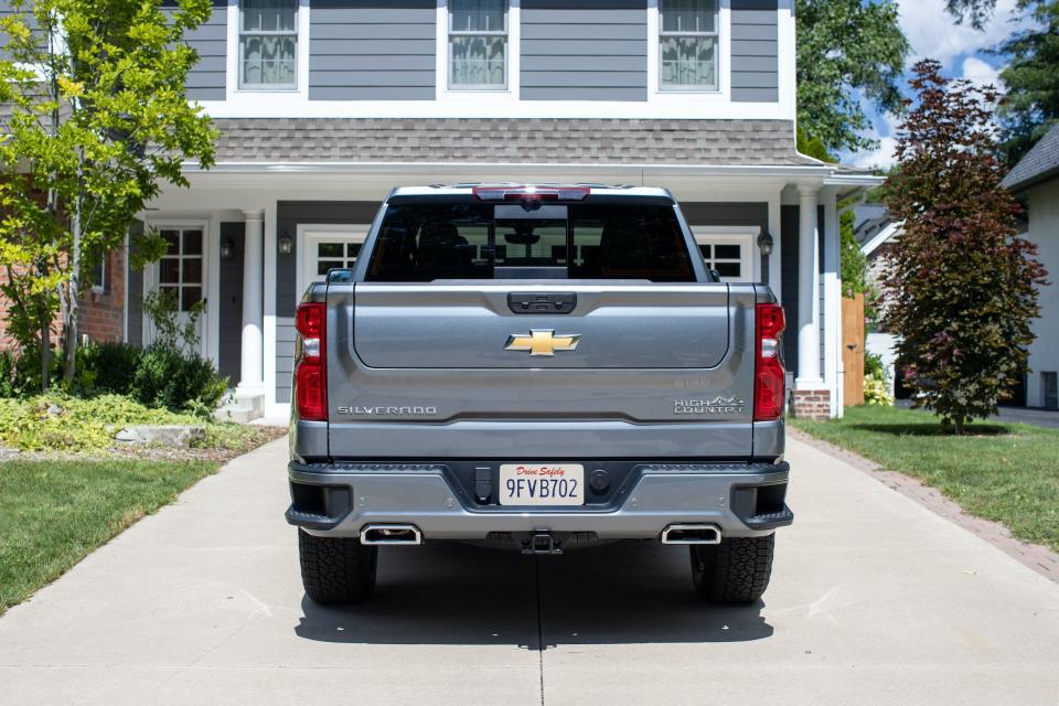 2021 Chevrolet Silverado Multi Flex Tailgate 01