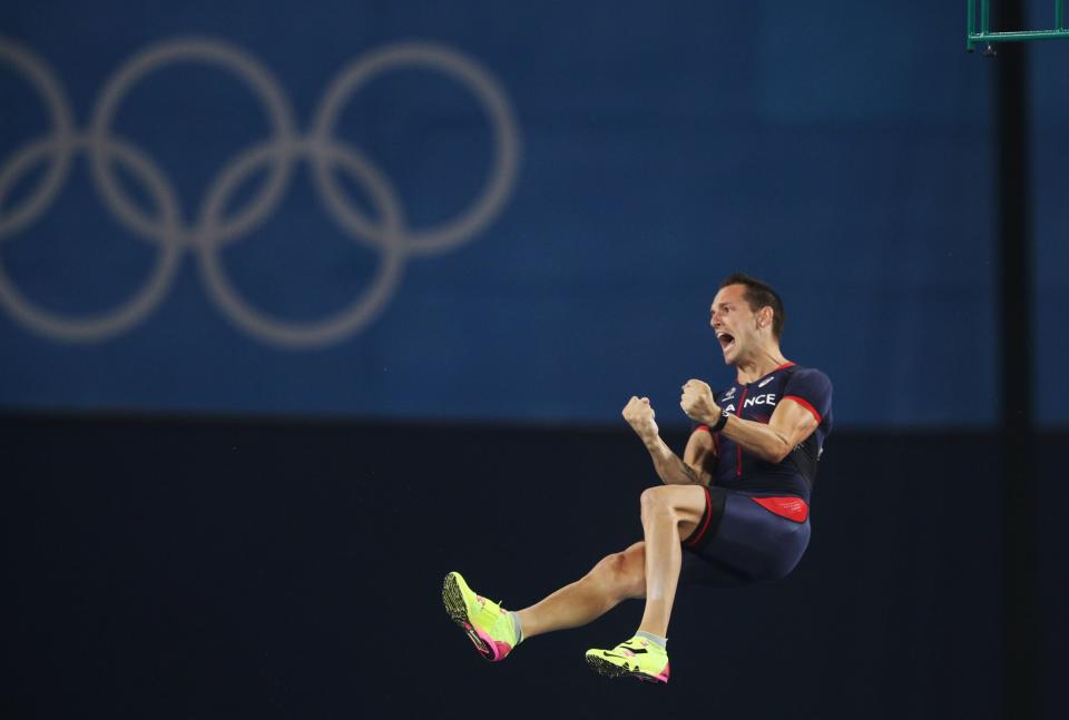 <p>Renaud Lavillenie of France competes. (Reuters) </p>