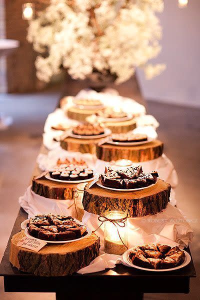 <p><b>Blocs de bois</b></p><p>Ces blocs en bois vous permettront de créer une belle table de buffet. <i>[Photo: Pinterest]</i></p>