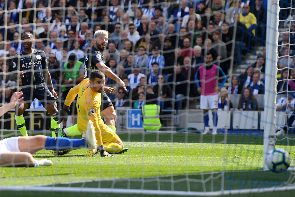  Sergio Aguero drills home City's equaliser (Photo by Mike Hewitt/Getty Images)