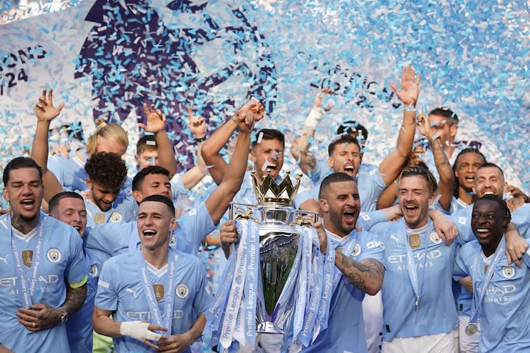 El festejo de Manchester City, primer tetracampeón de la historia de la Premier League