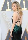 <p>Saoirse Ronan stahl 2016 mit ihren gerade einmal 22 Jahren allen die Show. Bei den Oscars trat sie in einem schimmernden grünen Kleid auf. Der Rücken war ein absoluter Blickfang. (Foto: WENN) </p>