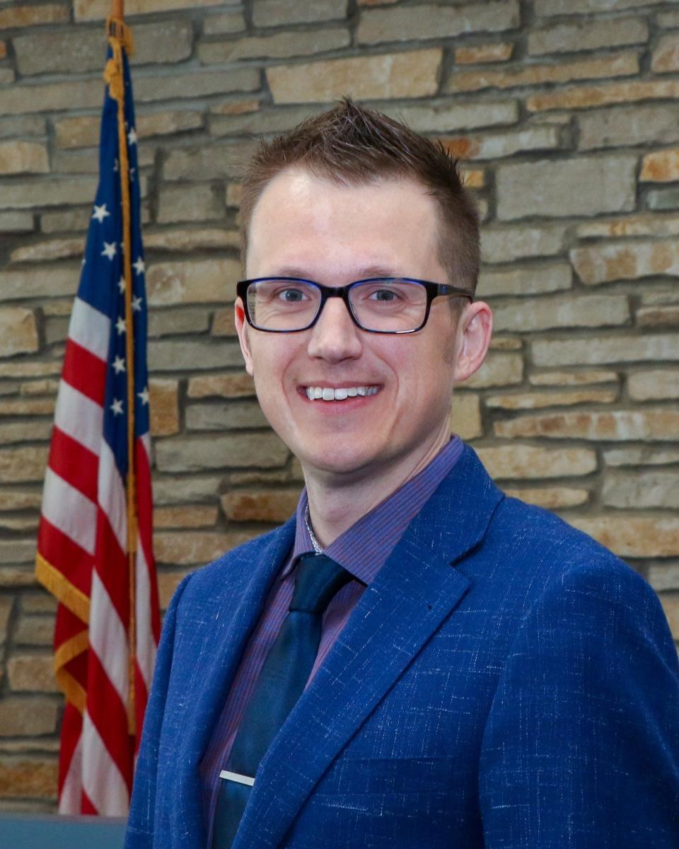 Andrew Meindl will face incumbent Dennis McBride for Wauwatosa mayor April 2.