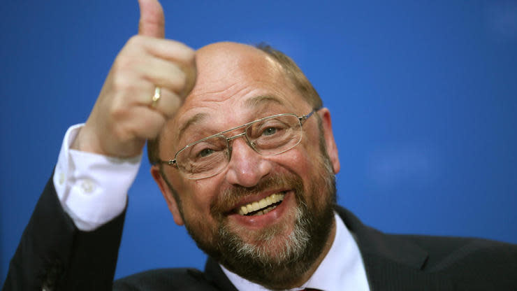 Kurz vor der Wahl haben die Spitzenkandidaten mehr Beiträge auf Facebook veröffentlicht als in vorherigen Wochen. Doch dass sich die Nutzer mit seinen Inhalten auseinandersetzen, schafft vor allem einer: Martin Schulz.