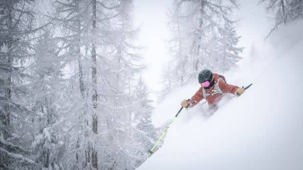 A skier teeing up their next turn with an extended pole plant.<p><a href="https://unsplash.com/photos/pv14V3sRB0c" rel="nofollow noopener" target="_blank" data-ylk="slk:Unsplash/Alex Lange;elm:context_link;itc:0;sec:content-canvas" class="link ">Unsplash/Alex Lange</a></p>