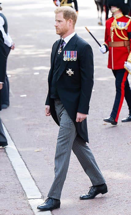 principe harry en el cortejo funebre