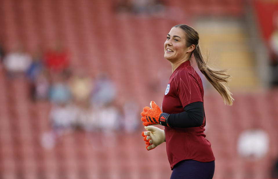 Mary Earps hopes to inspire the next generation of Nottingham footballers