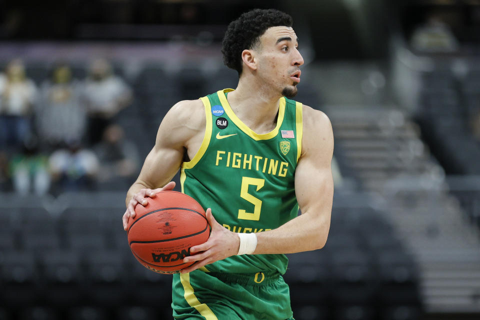 INDIANAPOLIS, INDIANA - MARCH 22: Chris Duarte #5 of the Oregon Ducks handles the ball during the game against the Iowa Hawkeyes in the second round of the 2021 NCAA Men's Basketball Tournament at Bankers Life Fieldhouse on March 22, 2021 in Indianapolis, Indiana. (Photo by Sarah Stier/Getty Images)