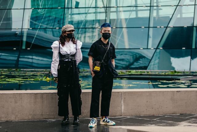 Louis Vuitton Reprised Its Spring 2021 Show in Singapore—See the Best  Street Style Looks Here