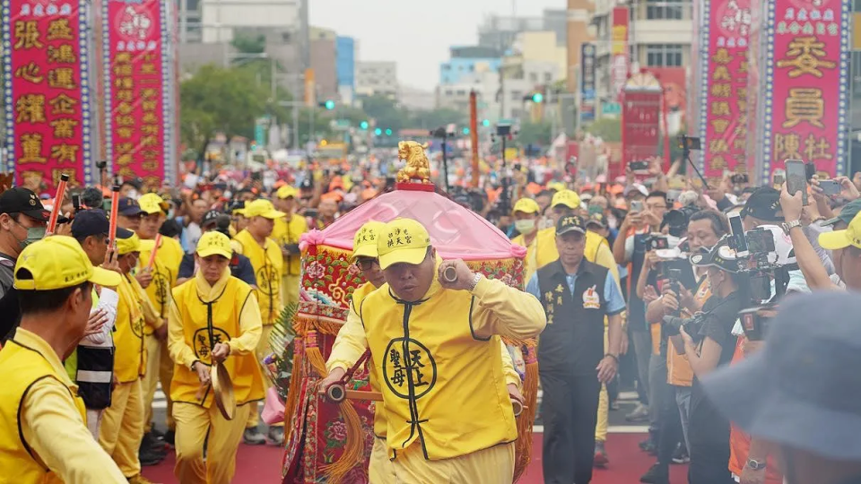 <strong>白沙屯拱天宮媽祖被信徒暱稱為「粉紅超跑」。（圖／翻攝自勇媽阿惠 - 黃敏惠）</strong>