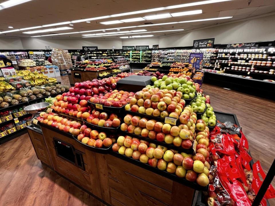 An Albertsons on Crenshaw Boulevard.