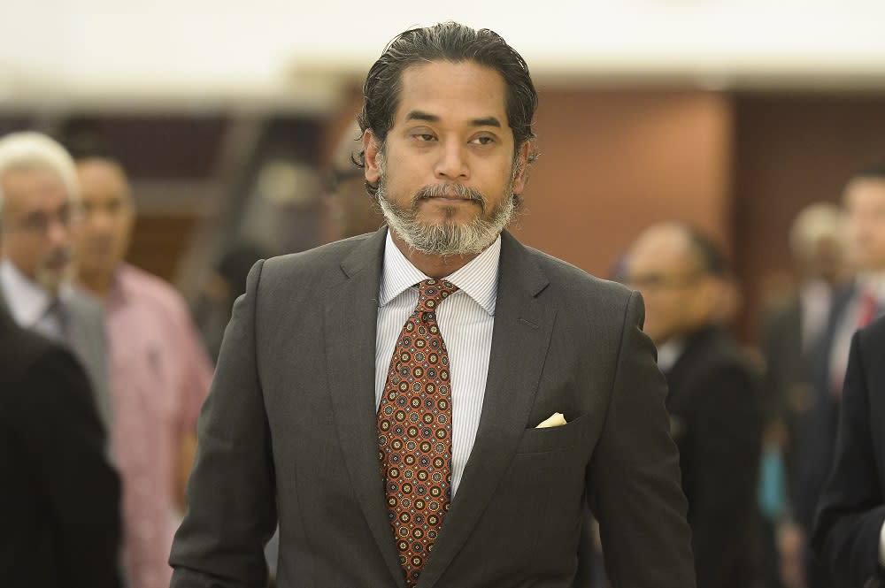 Former Umno Youth chief Khairy Jamaluddin arrived at the Sheraton Hotel here tonight to join a growing group of politicians from both sides of the aisle, amid fierce speculation that a new government will be formed. — Picture by Mukhriz Hazim