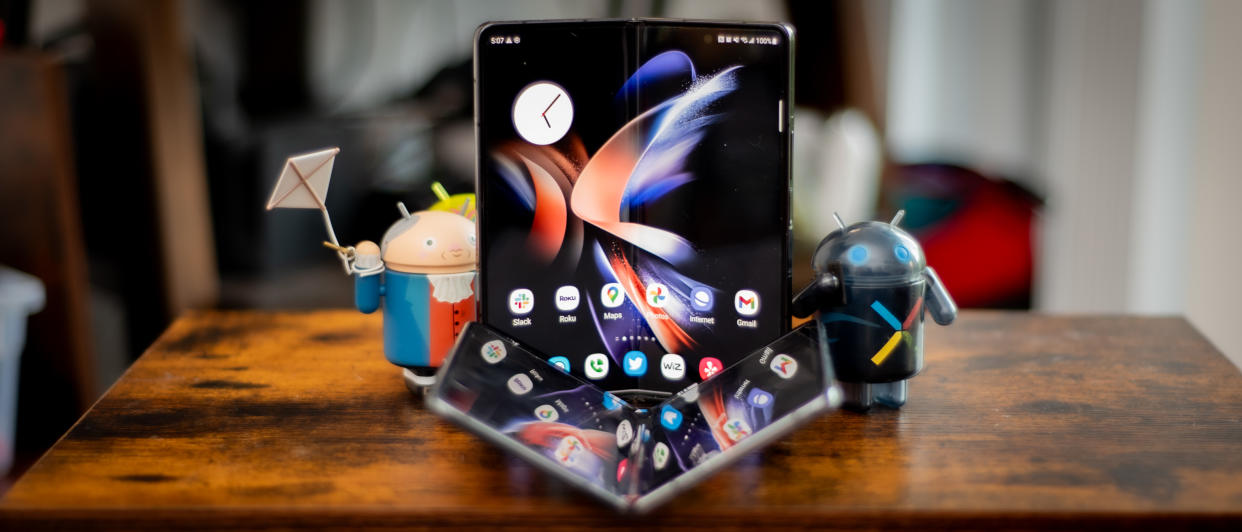  Samsung Galaxy Z Fold 4 and Google Pixel Fold showing differences between apps on each phone including Twitter and Chrome browser 