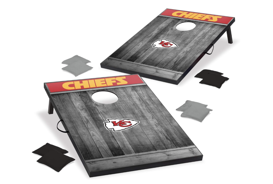 chiefs-cornhole-set