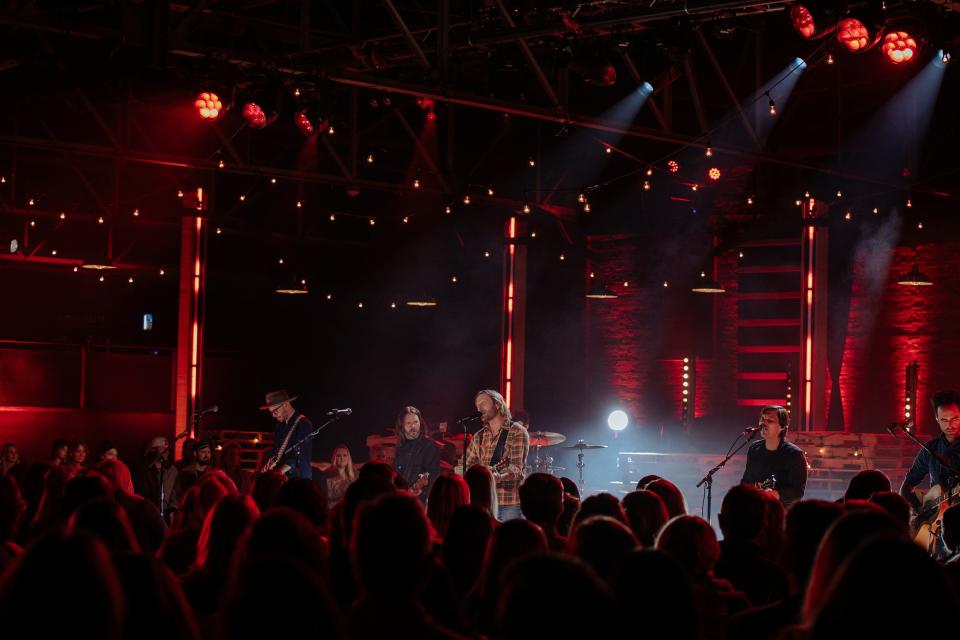 Dierks Bentley and his band perform on CMT's "Storytellers." Bentley's 10th studio album, "Gravel & Gold," was released two weeks ago.