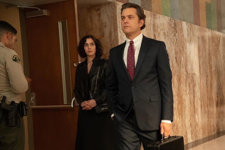 Joshua Jackson y Lizzy Caplan, en una escena de Atracción fatal