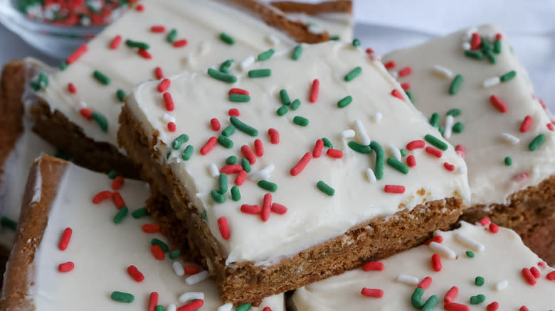 Gingerbread cookie bars