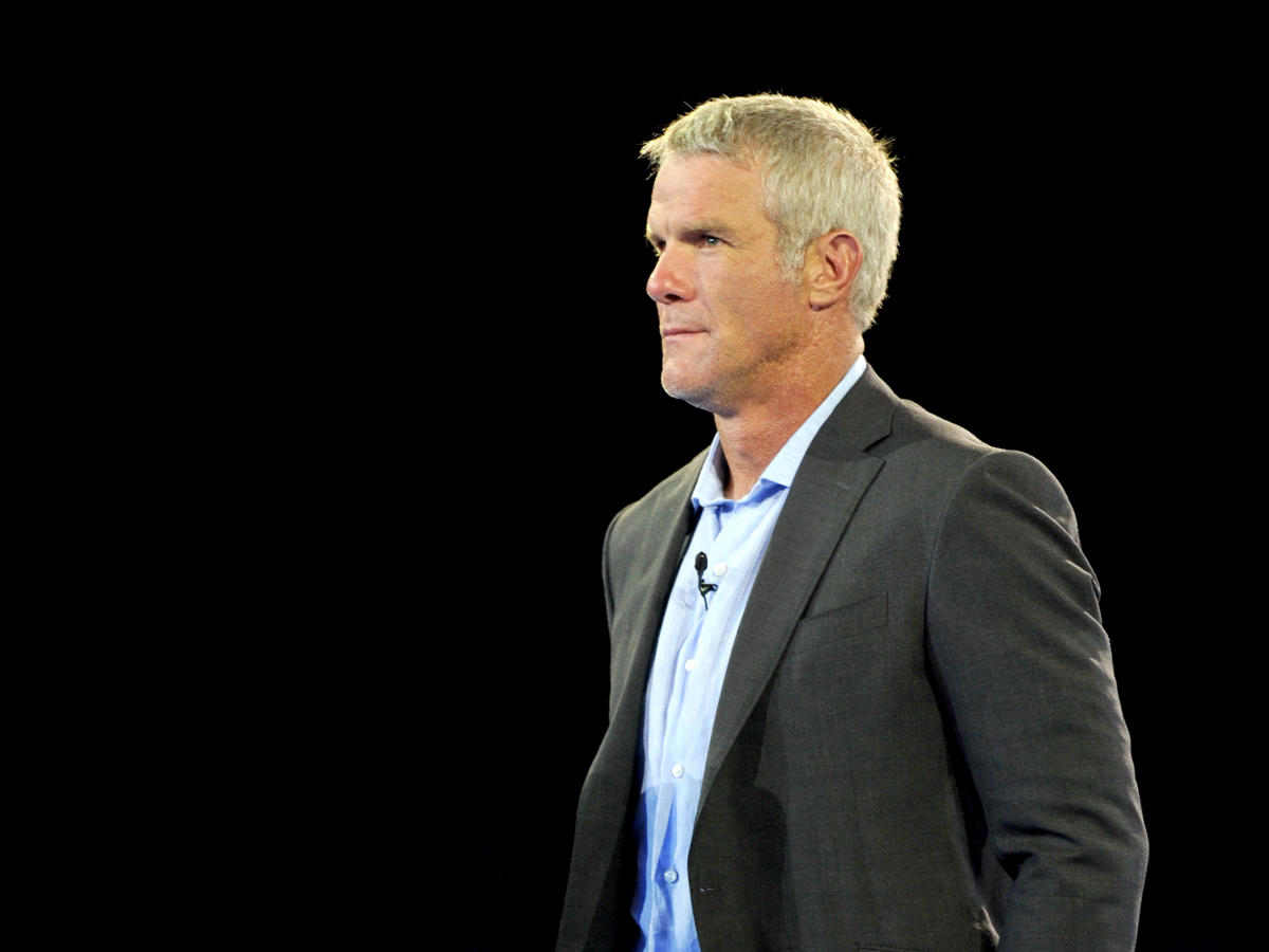 Brett Favre announces he has Parkinson's disease. What you should know about the symptoms, causes and risk factors.