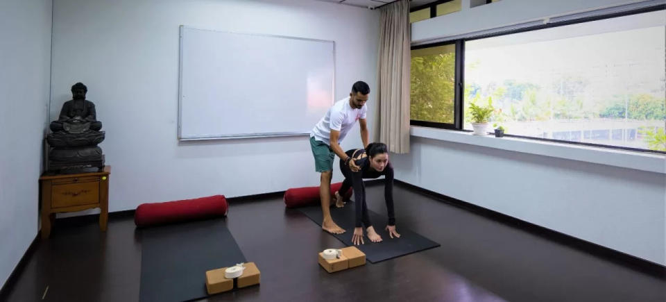 yoga studio in singapore - vyasa yoga 1-on-1