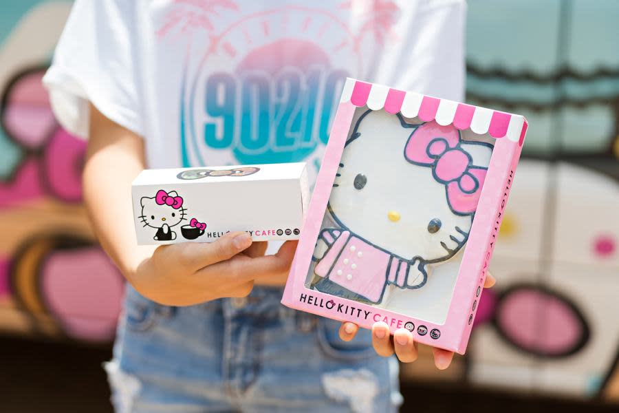 (Source: Hello Kitty Cafe)
