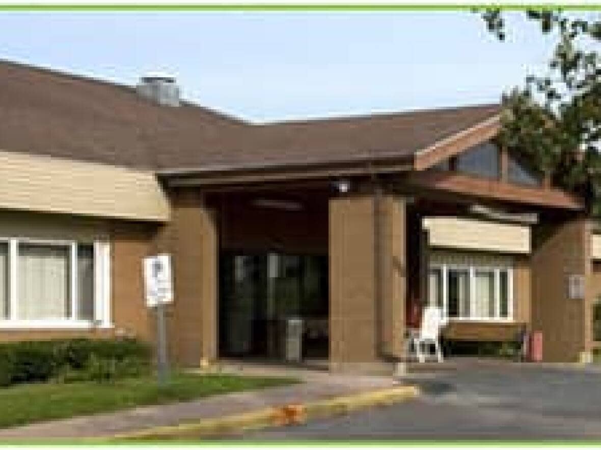 Residents of Wedgewood Manor in Summerside will be allowed to have only one partner-in-care visiting at a time as long as the outbreak lasts. (Health P.E.I. - image credit)