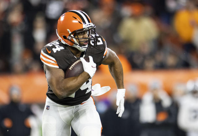 PFF's Trevor Sikkema ranks Nick Chubb as the league's best RB