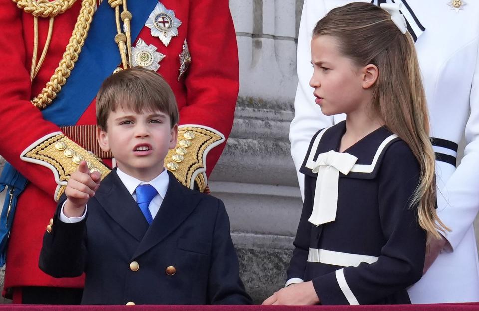 Le prince Louis recadré par sa sœur Charlotte : cette adorable séquence à Buckingham