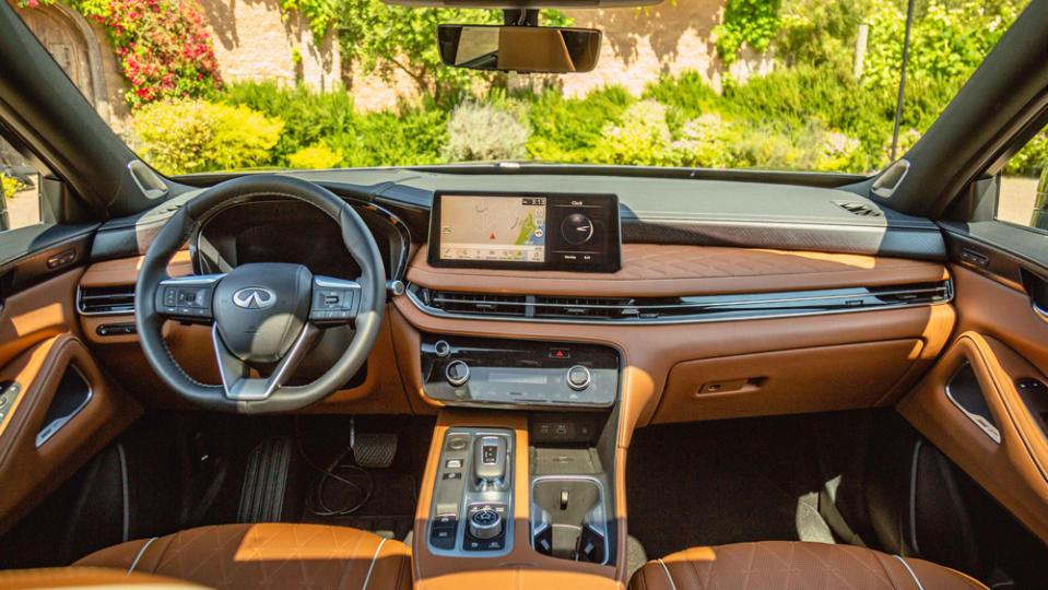 The QX60 gets a 12.3-inch touchscreen and Wi-Fi capabilities as standard features, while a 12.3-inch digital instrument cluster and a 10.8-inch head-up display are among the list of options. - Credit: Photo by Manuel Carrillo III.