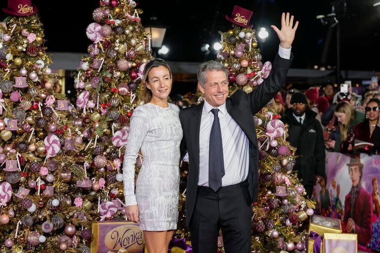 La Navidad solidaria de Hugh Grant en un comedor comunitario