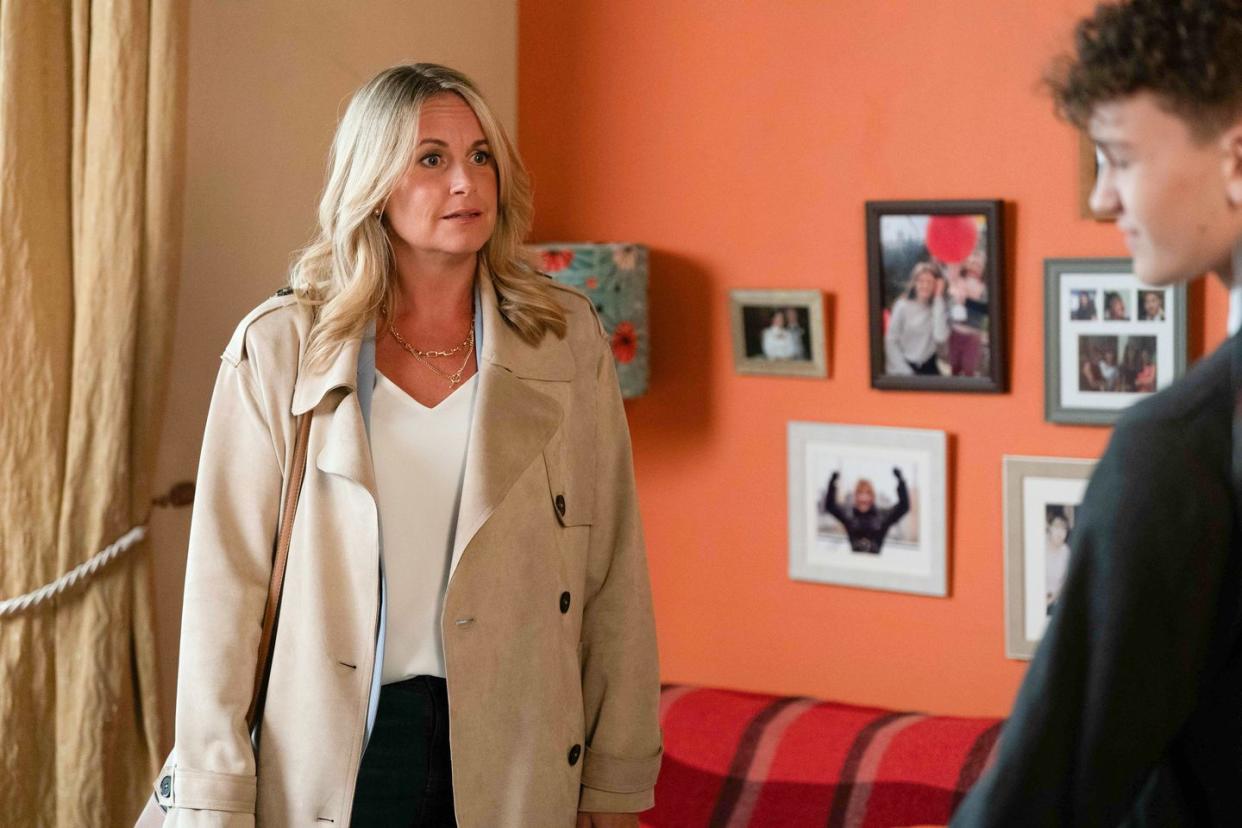 Eastenders Star Kim Medcalf Explains Sam Mitchells Exit 