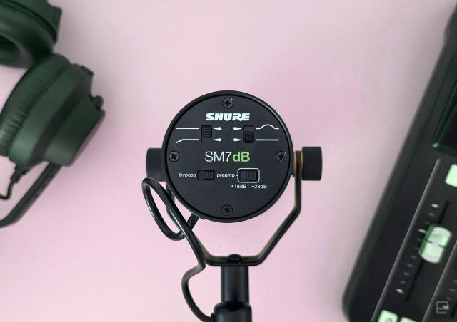Shure's SM7dB microphone solves its predecessor's biggest bugbear