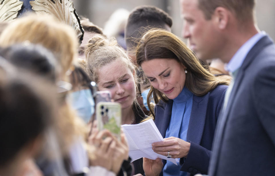 Prince William, Duke of Cambridge and Catherine, Duchess of Cambridge on a walkabout after a visit to the University of Glasgow to talk with students about mental health and wellbeing on May 11, 2022 in Glasgow, Scotland. (Photo by Mark Cuthbert/UK Press via Getty Images)