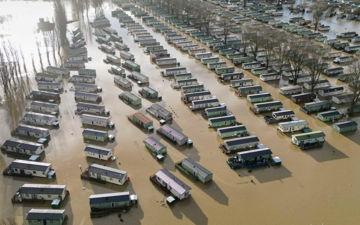 Holiday homes at the Billing Aquadrome in Northampton surrounded by water