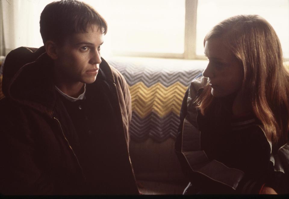 Hilary Swank y Chloe Sevigny en 'Los muchachos no lloran'. (Foto de Getty Images)