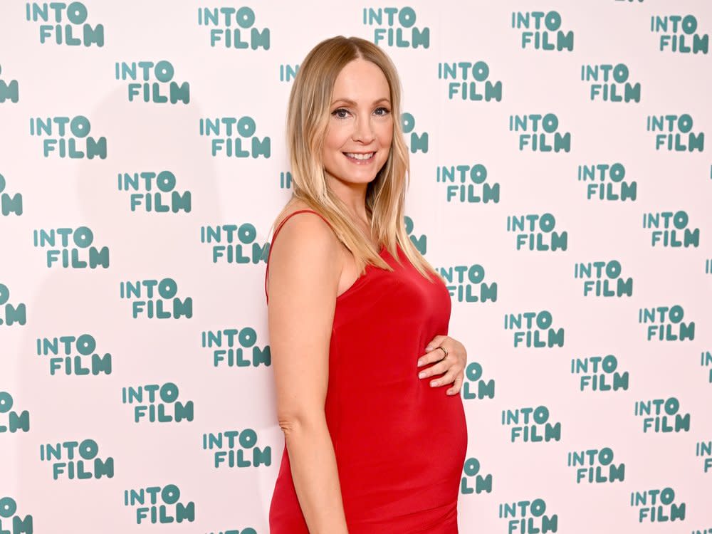 Joanne Froggatt hat sich bei den Into Film Awards in London am Dienstag erstmals mit Babybauch gezeigt. (Bild: Jeff Spicer/Getty Images)