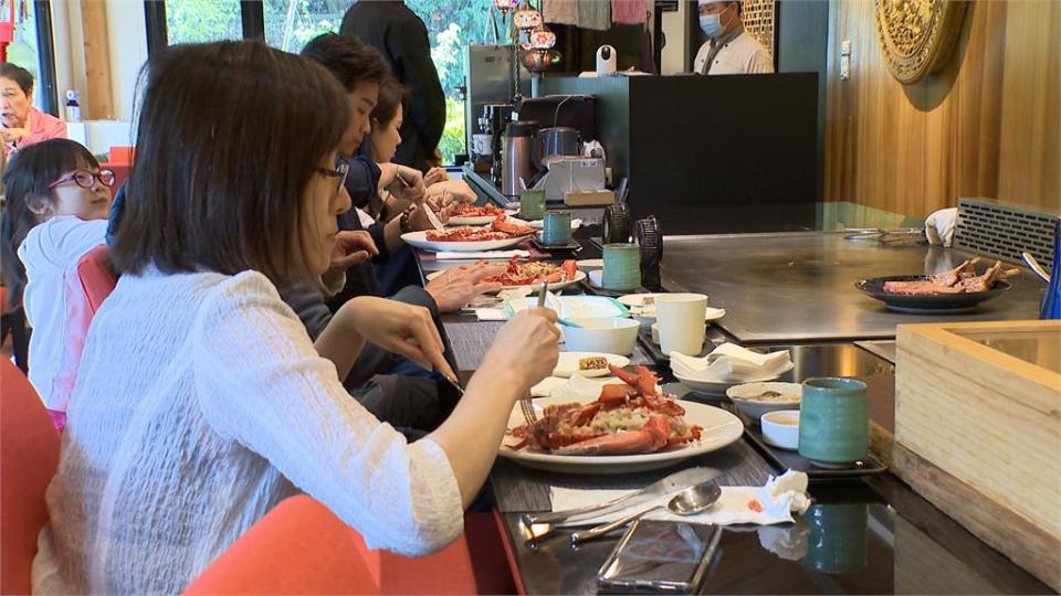 普發現金6千元陸續入帳　餐廳送干貝、鮑魚搶客