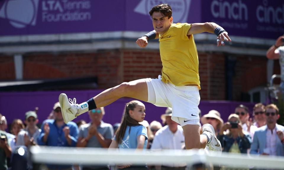 <span>Jack Draper celebrates after beating Carlos Alcaraz in their round of 16 match at Queen's.</span><span>Photograph: Henry Nicholls/AFP/Getty Images</span>