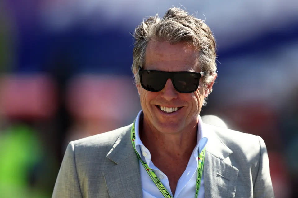 Hugh Grant beim italienischen F1 Grand Prix in diesem Jahr. Foto: Getty Images