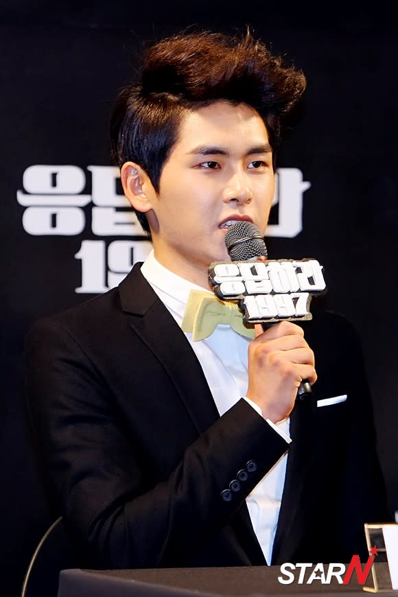 [Photo] INFINITE's Hoya introducing 'Reply 1997'