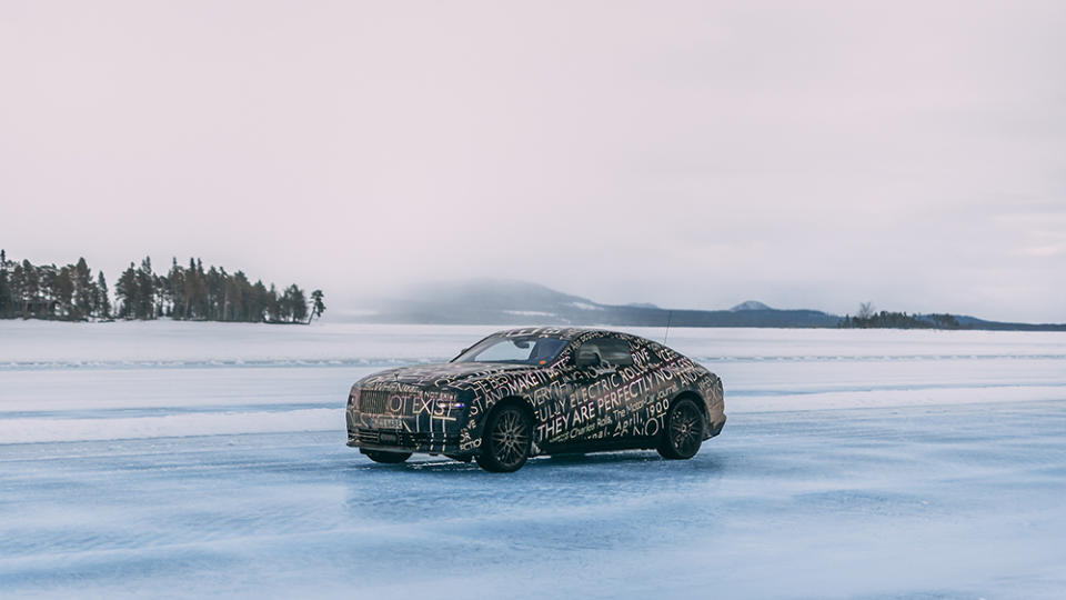 The Rolls-Royce Spectre drives over ice