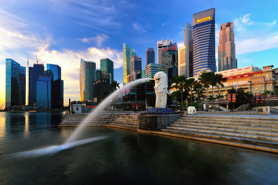 香港與新加坡大致上分庭抗禮