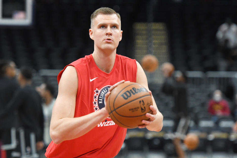 Kristaps Porzingis轉戰華盛頓巫師。（Photo by Mitchell Layton/Getty Images）